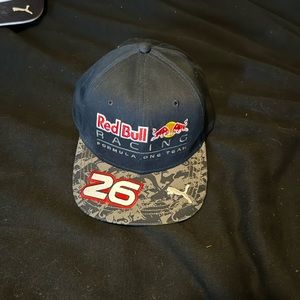 Daniil Kvyat 2016 Hat